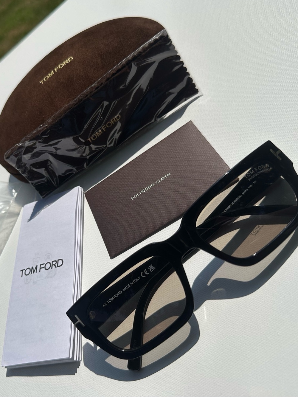 TOM FORD’S EZRA
Unisex Photochromic
Sunglasses with Signature 'T' Temples